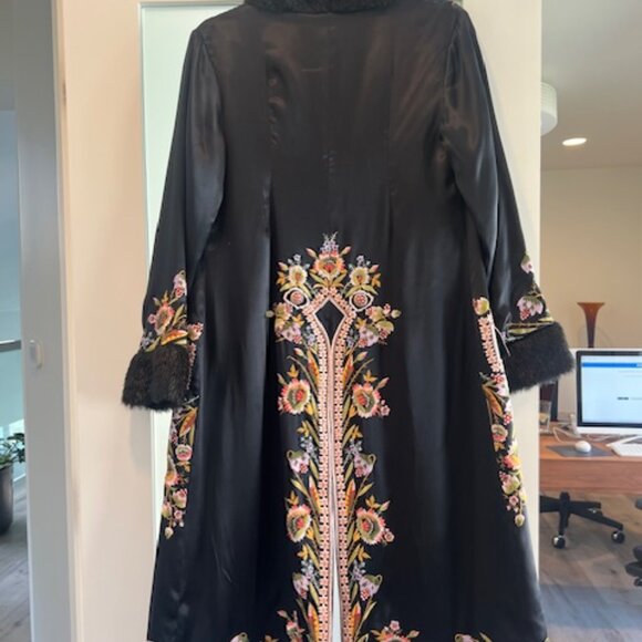 Vintage Sue Wong, Silk Embroidered Black Coat/Duster, Size 8 - Picture 6 of 11
